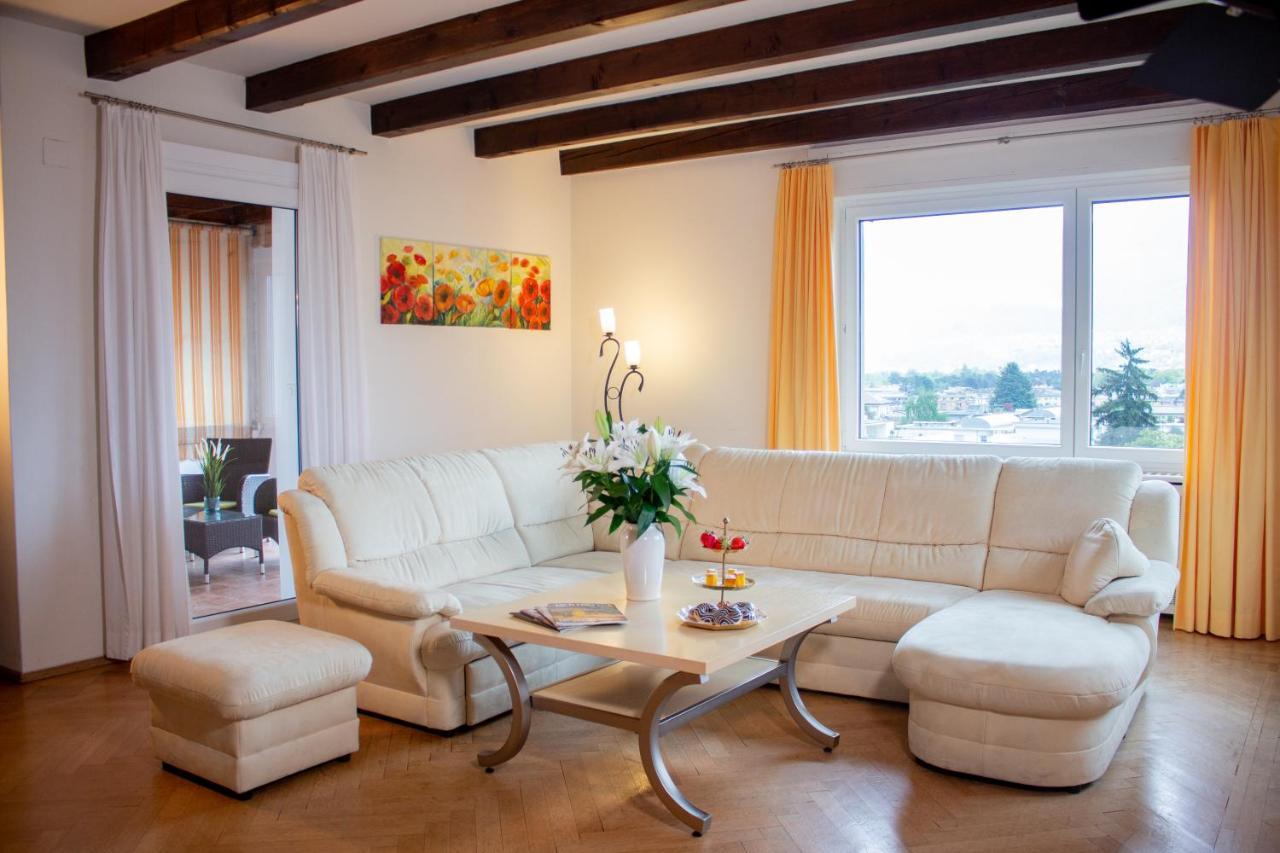 Suite with Lake View with Terrace and Private outdoor Bathroom-Villa Giuliano